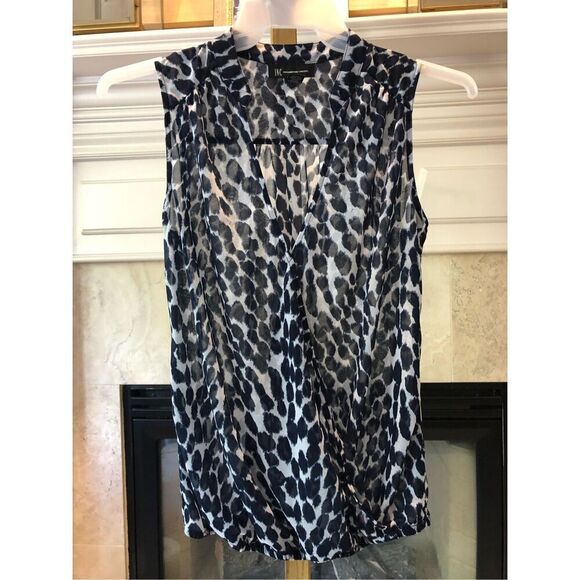 INC International Concepts Women’s Navy Blue and White Cheetah Print Pattern Tan - Picture 1 of 5